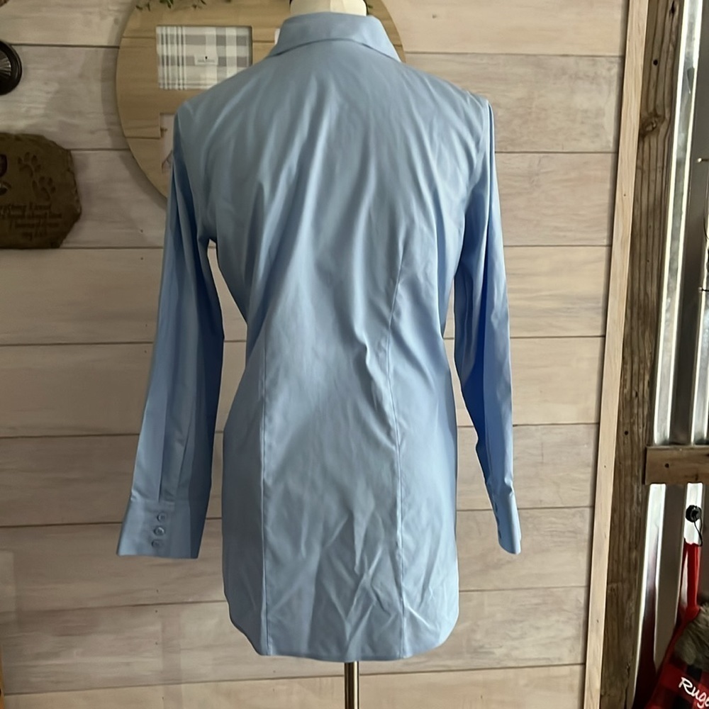 Chico's Blue No Iron Long Button Top 0/Small - Picture 3 of 6